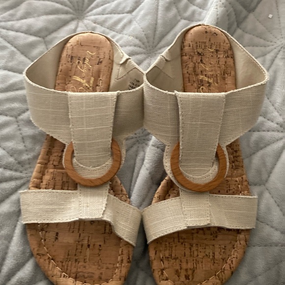 Vintage 7 Eight new never worn, cream canvas sandals. - Picture 1 of 3